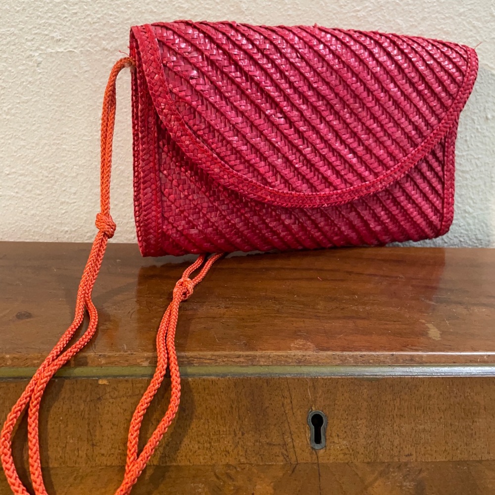 Vintage LESCO Red Straw Clutch with Rope Strap – Exclusive Design